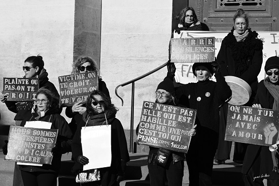 Des femmes qui tombent